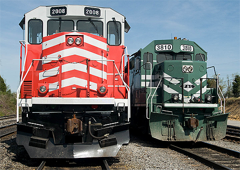 This Progress Rail GenSet engine (photos at right) arrived from Paducah, Ky on April 25, 2009 at West Yards in Madisonville, Ky. Their new state-of-the-art GenSet locomotives are powered by Caterpillar C18 engines in modular power plant packages, offering maximum reliability and availability to keep railroads running. These locomotives are fuel efficient and environmentally friendly. You can find more details on their website at: http://www.progressrail.com It was moved to CSX Atkinson Yard on April 26, 2009 for transport to Patterson, Ga. Looking at older photos of this unit online it appears that a couple of the units were switched out at Paducah as older photos show all the engine compartments in red. (Photos by Jim Pearson) 