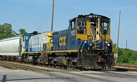 A local coming out of Howell Yard in Evansville. (Photo by Chuck Hinrichs)