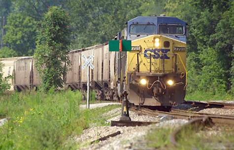 A northbound CSX freight heads into the siding just north of Walton, Ky. (Photo by Chuck Hinrichs)